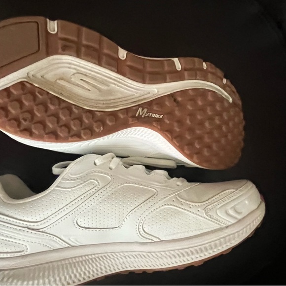 Skechers white running sneakers. - Picture 4 of 4